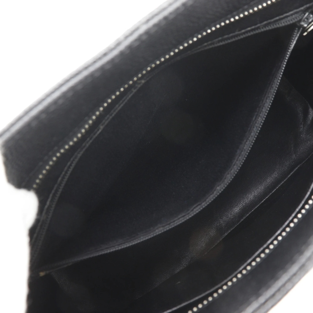 Chanel Medallion Tote Bag (A01804), a reissue tote bag made of caviar leather... - Picture 8 of 15